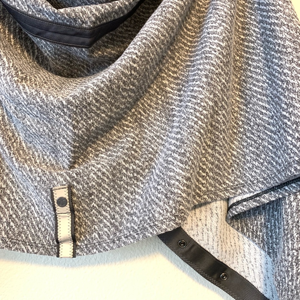 Lululemon Vinyasa Scarf - Picture 4 of 4